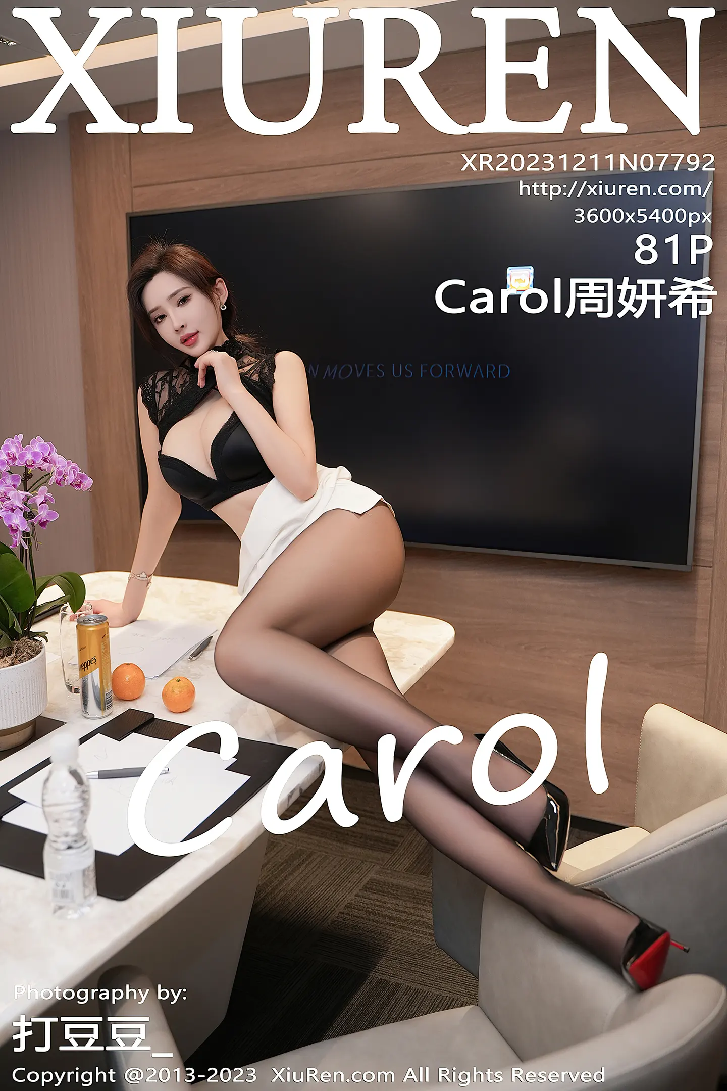 [XiuRen秀人网]VOL.7792 女神Carol周妍希性感黑色蕾丝上衣配白短裙露黑色内衣诱惑写真81P-秀人网官方网站